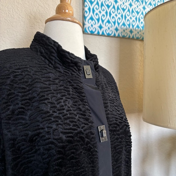 Carole Anderson by Invitation | CABI  black cozy statement coat jacket Large EUC - Picture 4 of 15